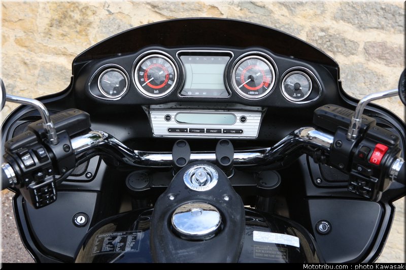 kawasaki_2012_1700_voyager_custom_10