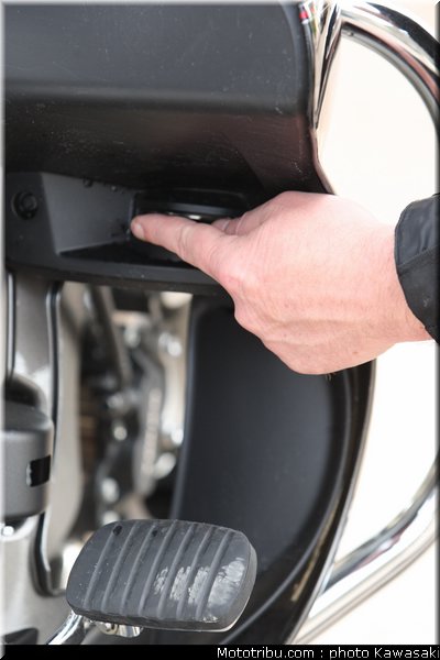 kawasaki_2012_1700_voyager_custom_13