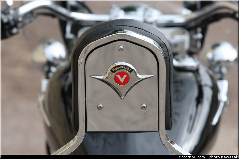 kawasaki_2012_900_classic_05