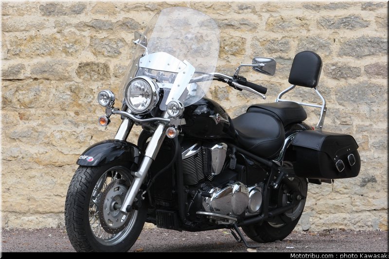 kawasaki_2012_900_classic_07