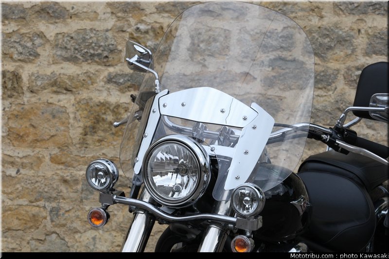 kawasaki_2012_900_classic_08
