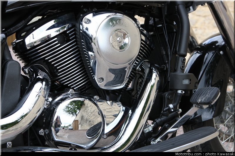 kawasaki_2012_900_classic_13