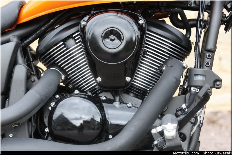 kawasaki_2012_900_custom_02