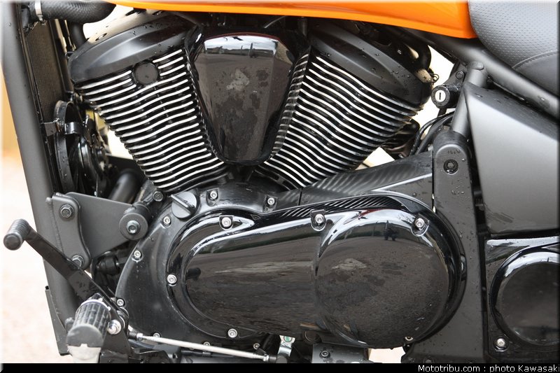kawasaki_2012_900_custom_05