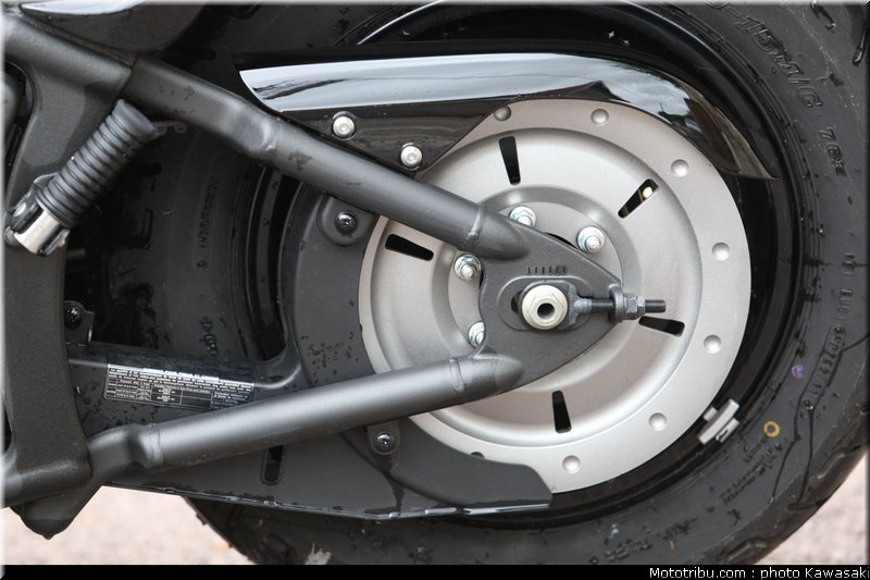 kawasaki_2012_900_custom_06