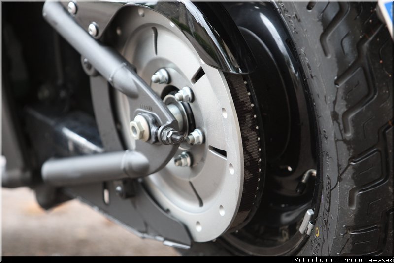 kawasaki_2012_900_custom_07