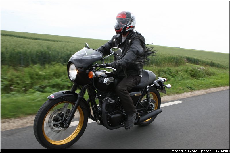 kawasaki_2012_w800_special_edition_01