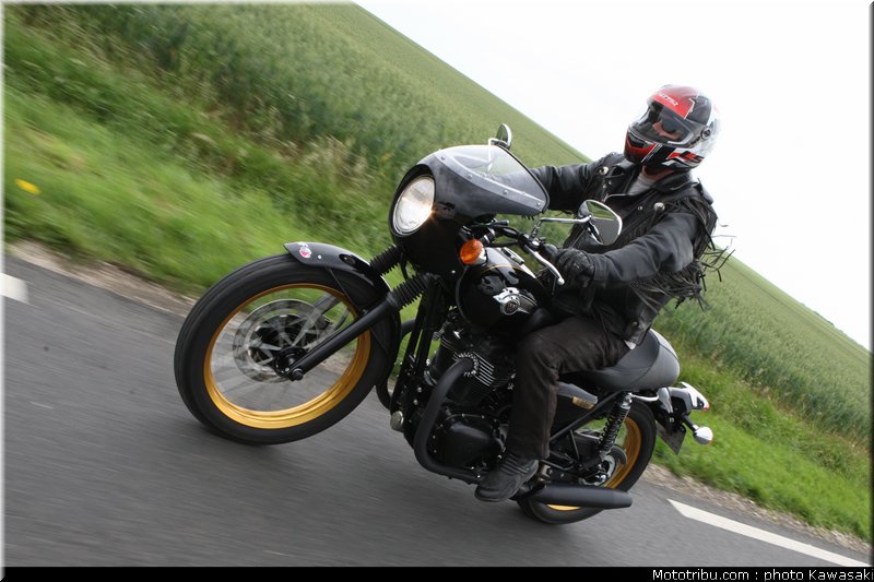 kawasaki_2012_w800_special_edition_02