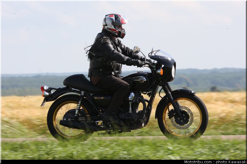 kawasaki_2012_w800_special_edition_03