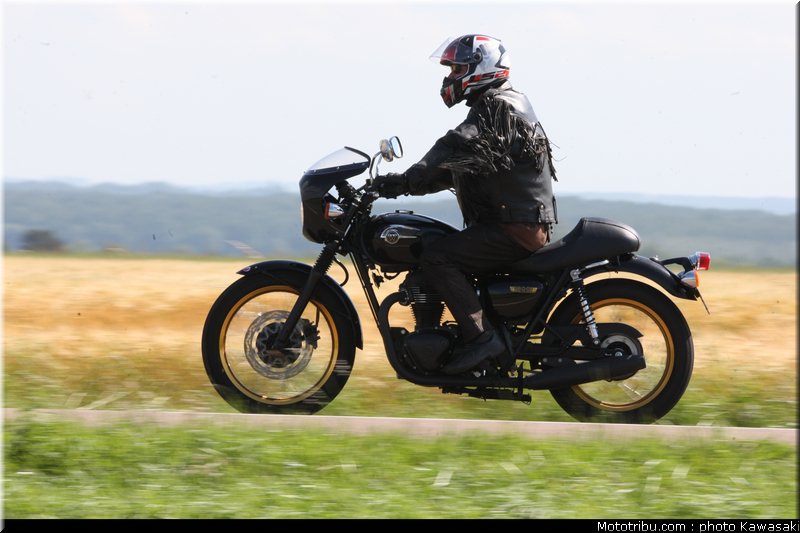 kawasaki_2012_w800_special_edition_04