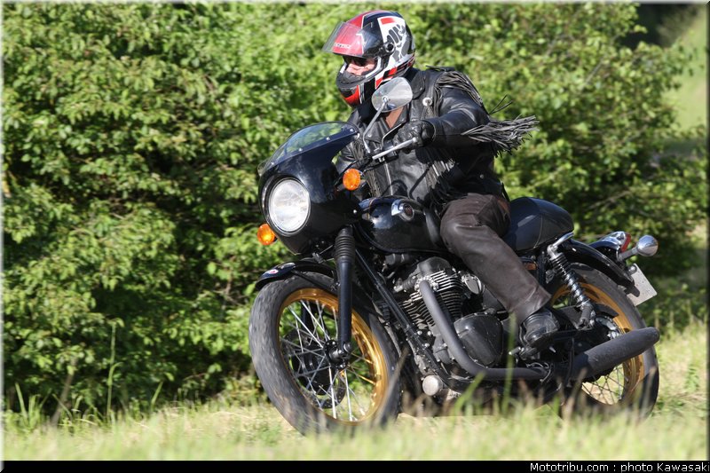 kawasaki_2012_w800_special_edition_05