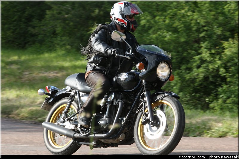 kawasaki_2012_w800_special_edition_06