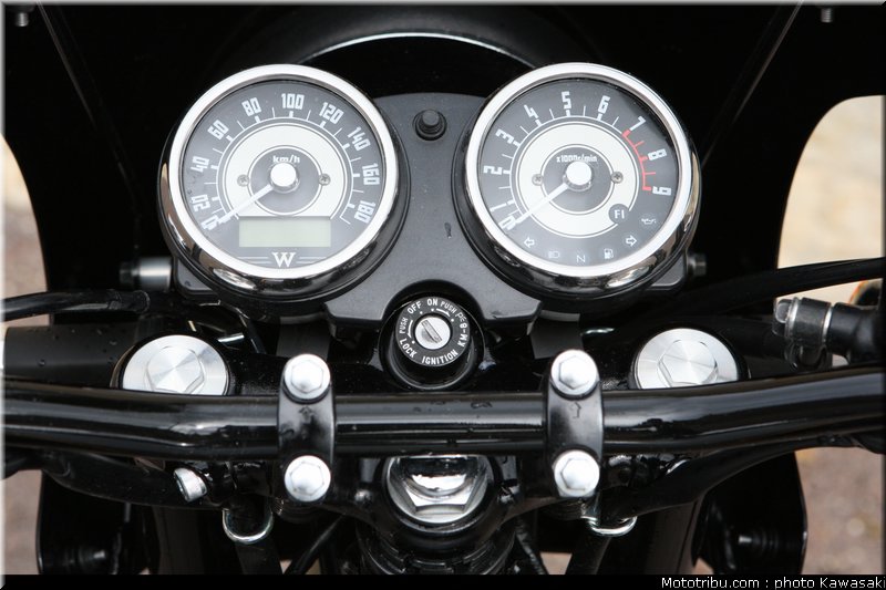 kawasaki_2012_w800_special_edition_13