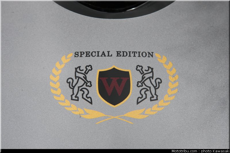 kawasaki_2012_w800_special_edition_14