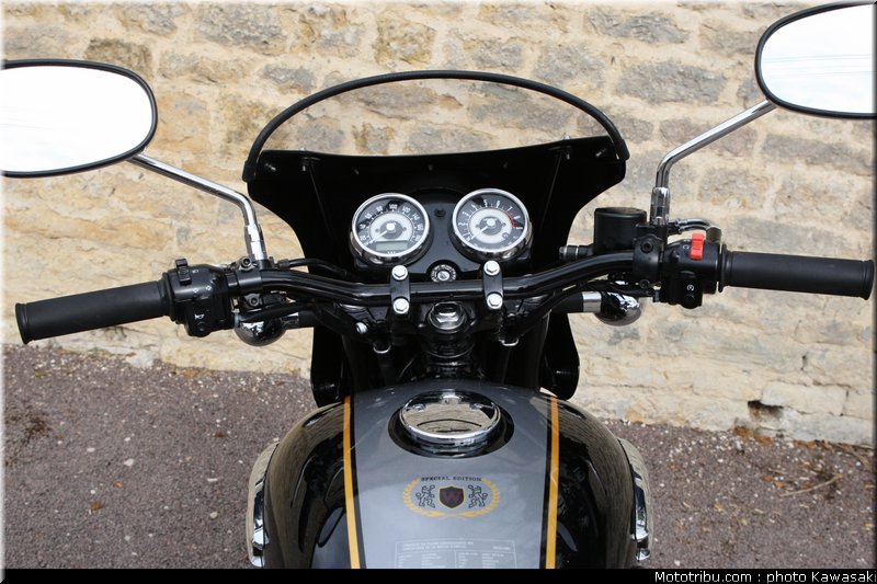 kawasaki_2012_w800_special_edition_15