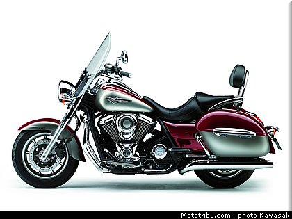 kawasaki_2012_1700_classic_tourer_01.jpg