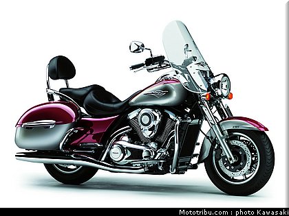 kawasaki_2012_1700_classic_tourer_02.jpg