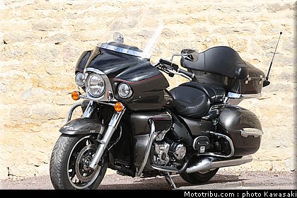 kawasaki_2012_1700_voyager_06.jpg