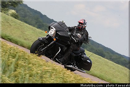 kawasaki_2012_1700_voyager_custom_01.jpg