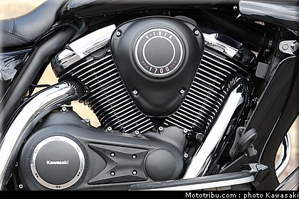 kawasaki_2012_1700_voyager_custom_04.jpg