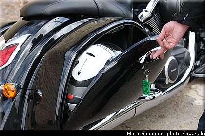 kawasaki_2012_1700_voyager_custom_07.jpg