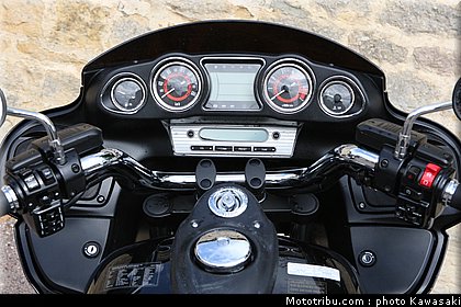kawasaki_2012_1700_voyager_custom_10.jpg