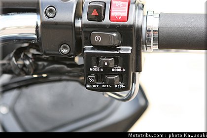 kawasaki_2012_1700_voyager_custom_11.jpg