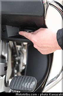 kawasaki_2012_1700_voyager_custom_13.jpg