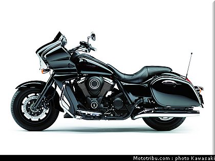 kawasaki_2012_1700_voyager_custom_17.jpg