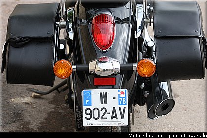 kawasaki_2012_900_classic_06.jpg