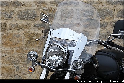 kawasaki_2012_900_classic_08.jpg