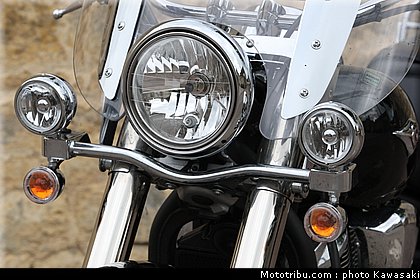 kawasaki_2012_900_classic_09.jpg