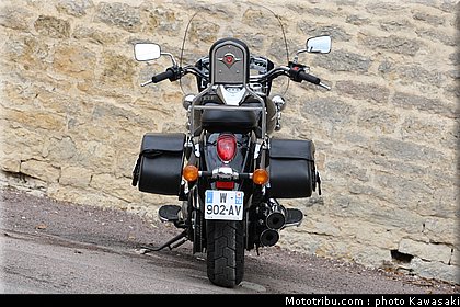 kawasaki_2012_900_classic_10.jpg