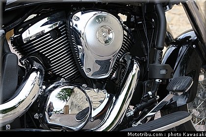 kawasaki_2012_900_classic_13.jpg