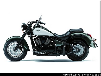 kawasaki_2012_900_classic_14.jpg