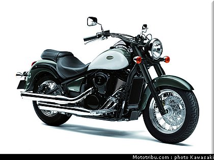 kawasaki_2012_900_classic_15.jpg