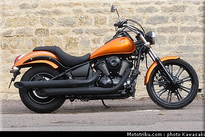 kawasaki_2012_900_custom_01.jpg