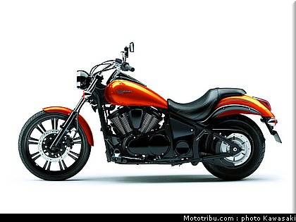 kawasaki_2012_900_custom_11.jpg