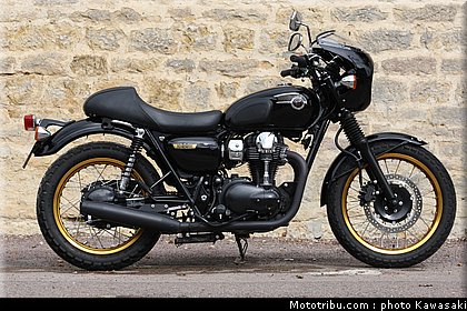 kawasaki_2012_w800_special_edition_07.jpg