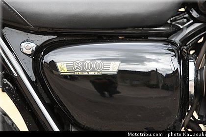 kawasaki_2012_w800_special_edition_09.jpg