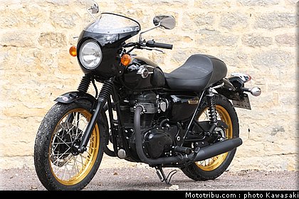 kawasaki_2012_w800_special_edition_10.jpg