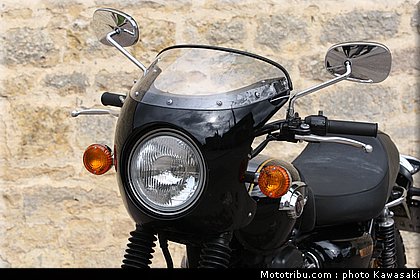 kawasaki_2012_w800_special_edition_11.jpg