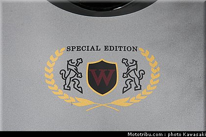 kawasaki_2012_w800_special_edition_14.jpg