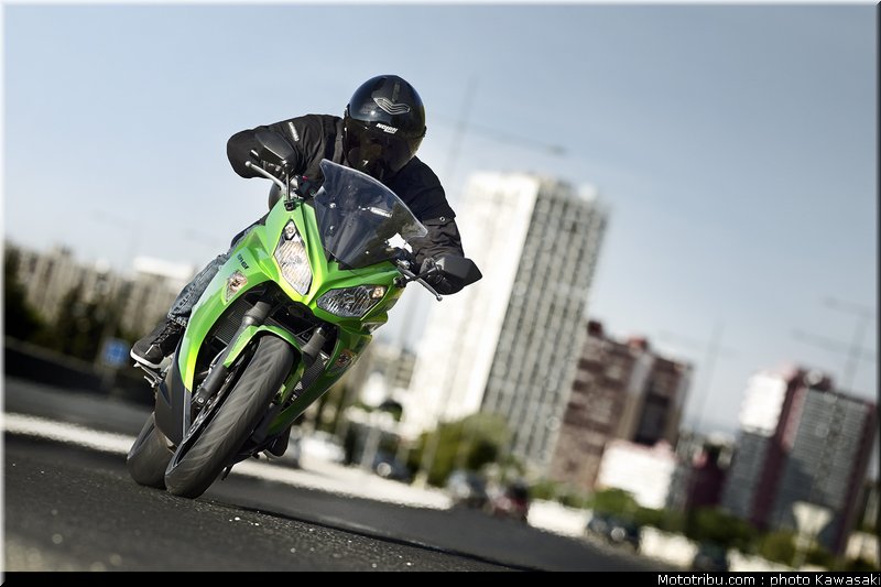 kawasaki_2012_er6f_011