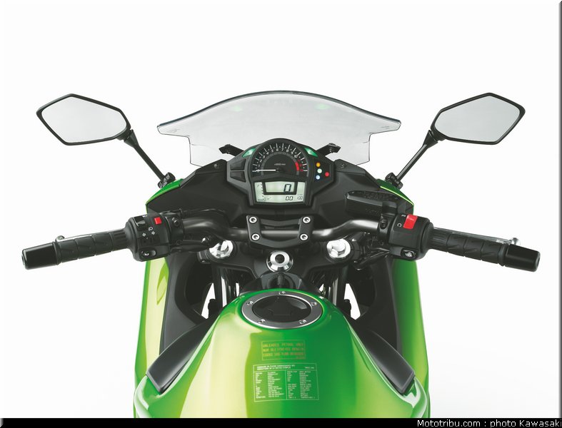 kawasaki_2012_er6f_035