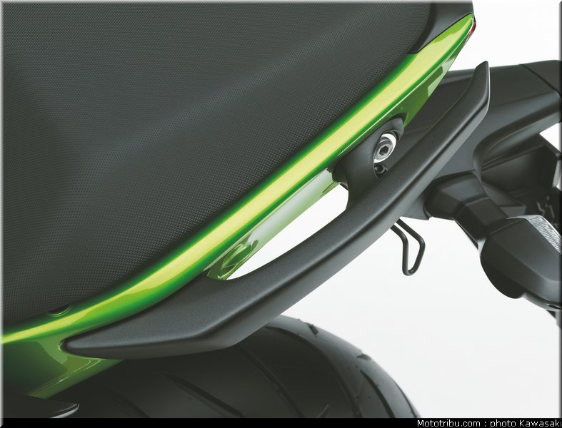 kawasaki_2012_er6f_038