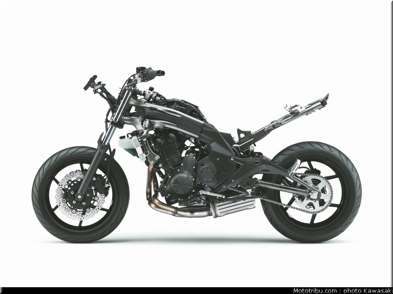 kawasaki_2012_er6f_040
