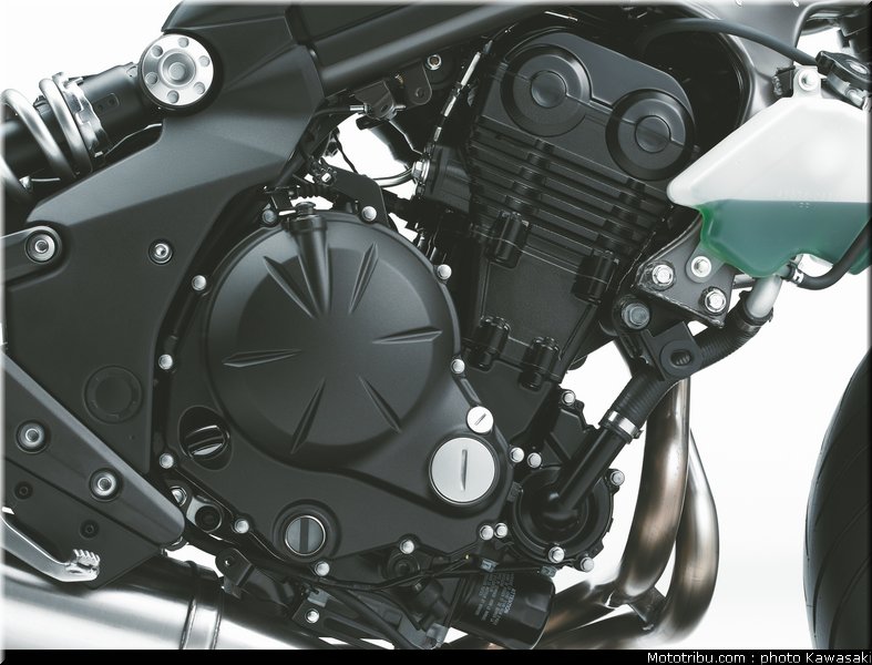 kawasaki_2012_er6f_042