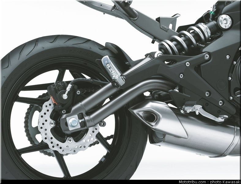kawasaki_2012_er6f_046