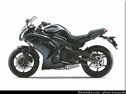 kawasaki_2012_er6f_002.jpg
